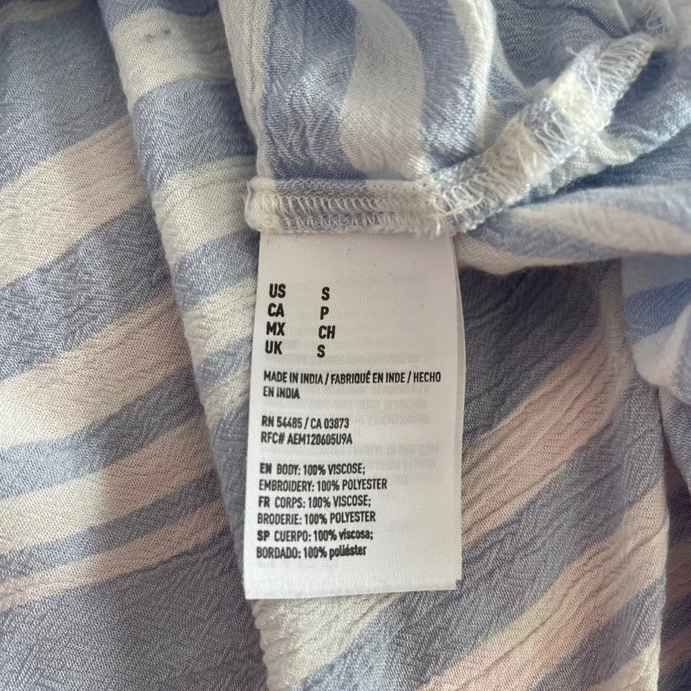 American Eagle NWOT Light Blue Striped Eyelet Off the Shoulder Top Small Women’s - Picture 8 of 9